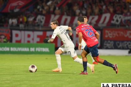 En el partido de ida jugado en Cochabamba venció Bolívar 2-0 /APG