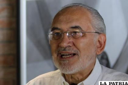 El expresidente de Bolivia Carlos Mesa /EFE/Juan Carlos Torrejón